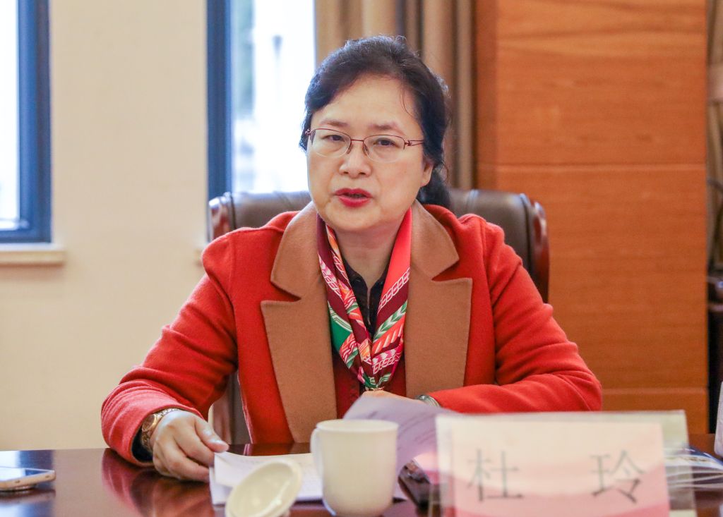 廣東省總工會黨組成員杜玲主持座談會.jpg